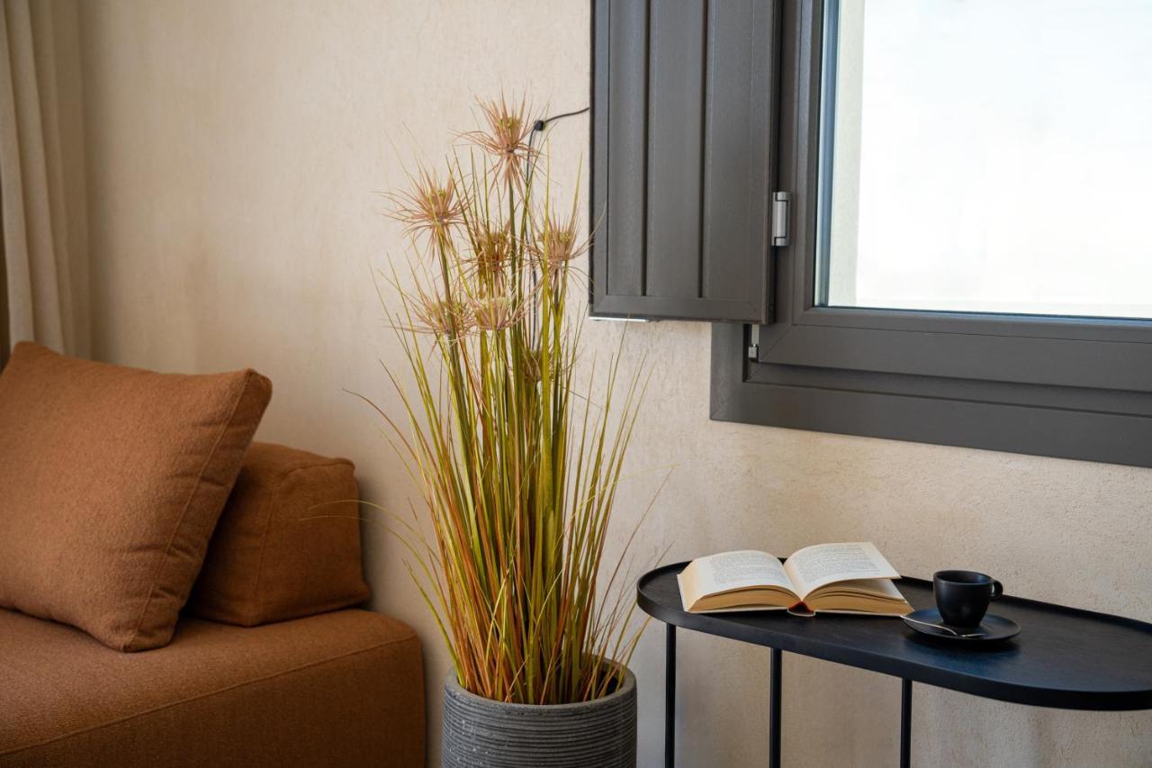 On The Square Apartment Pyrgos Kallistis Exterior photo